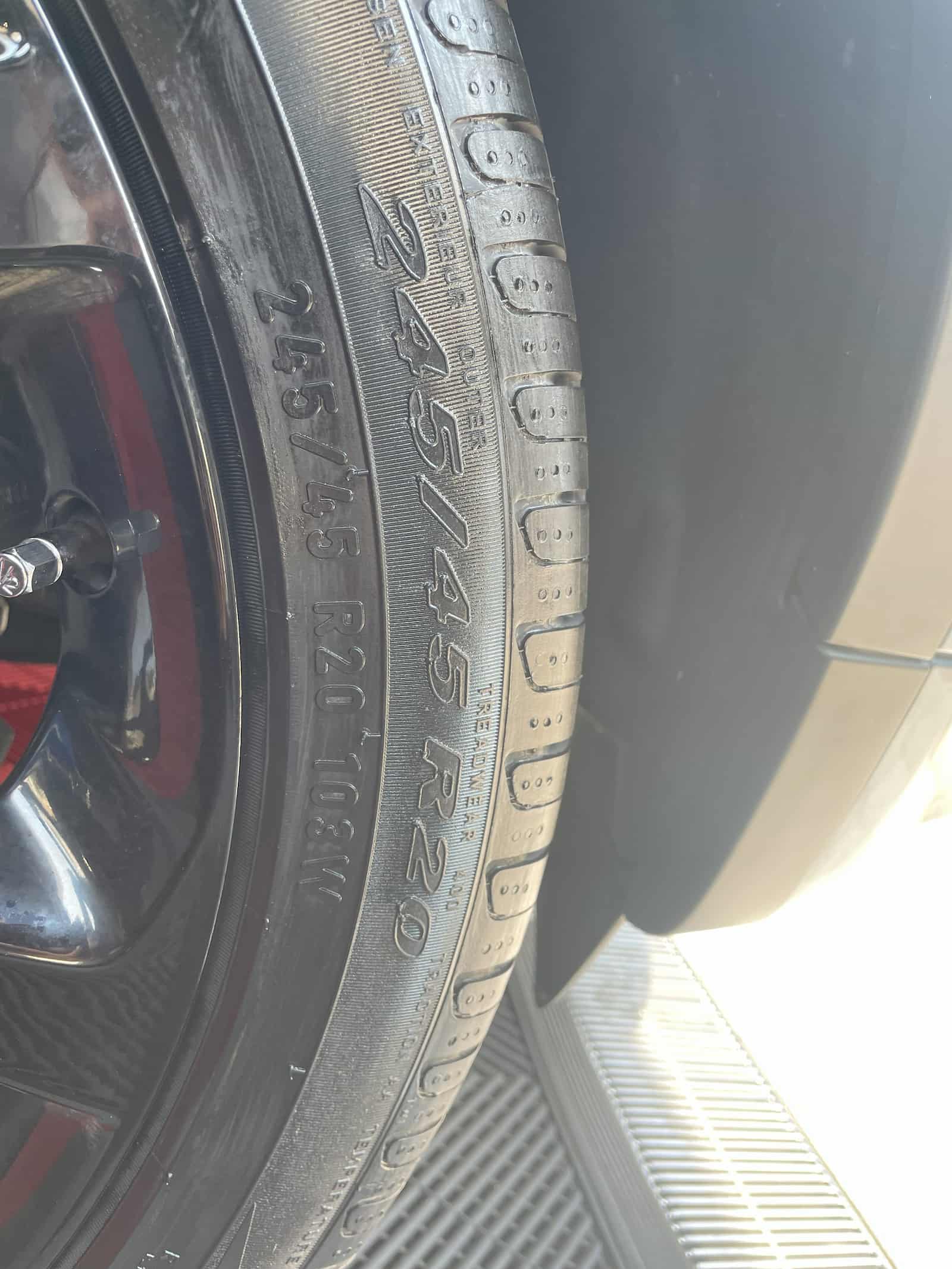 245/45R20