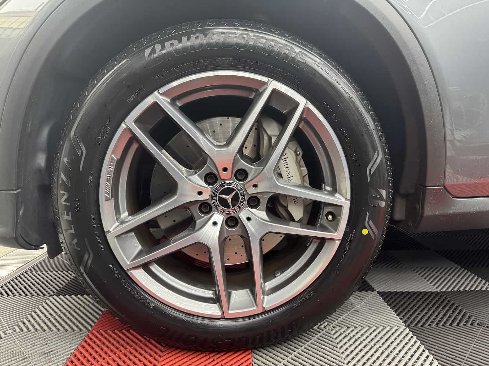 メルセデス・ベンツ GLC | プレミアムタイヤ専門 通販サイト ｜ TIRE
