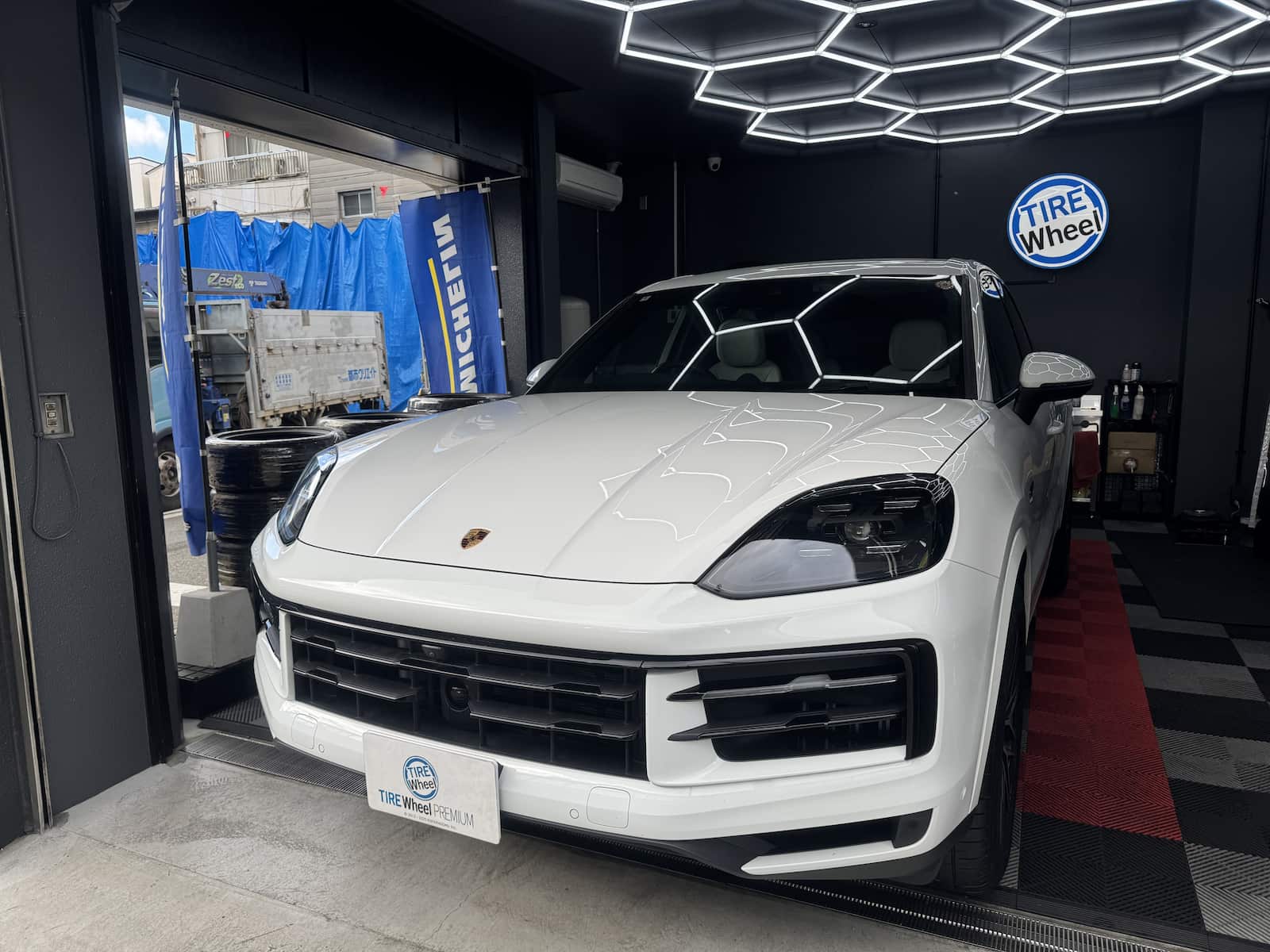 ポルシェ カイエン E-Hybrid