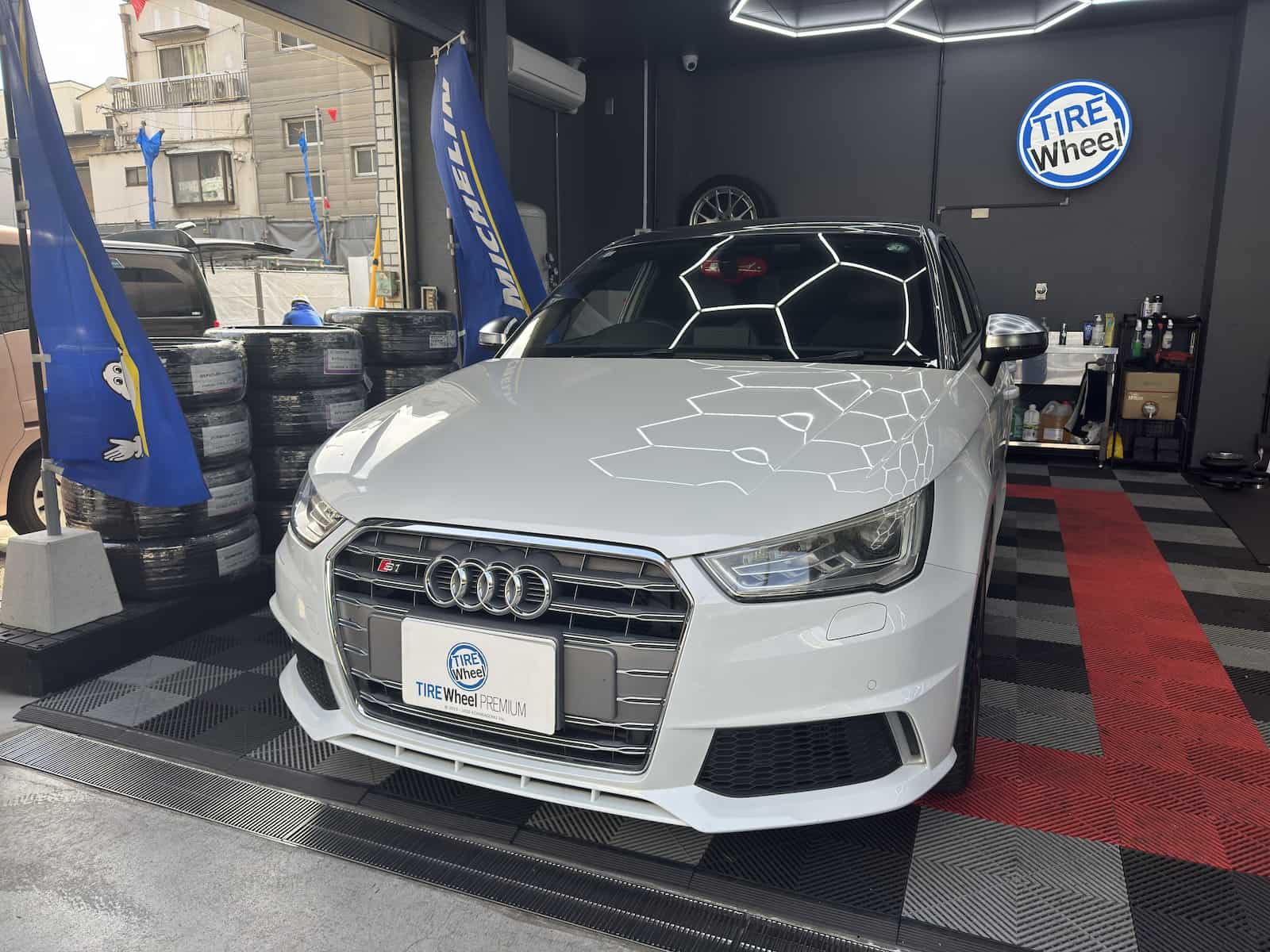 アウディ S1